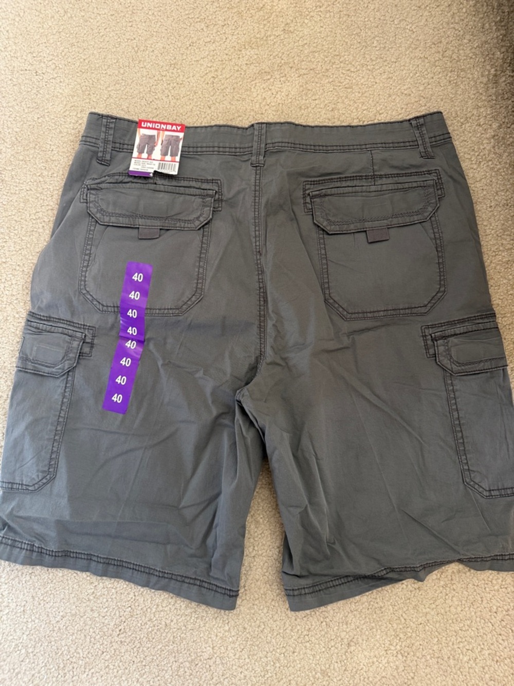 UNIONBAY Men's Gray Cargo Shorts NWT SIZE 40 - Picture 3 of 5